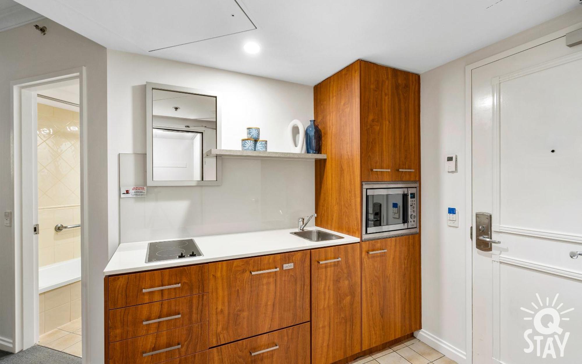 Legends Surfers Paradise Mid Week Madness Deal - Q Stay Gold Coast Exterior photo