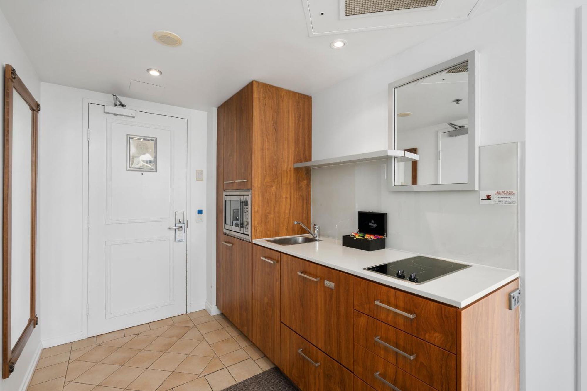 Legends Surfers Paradise Mid Week Madness Deal - Q Stay Gold Coast Exterior photo